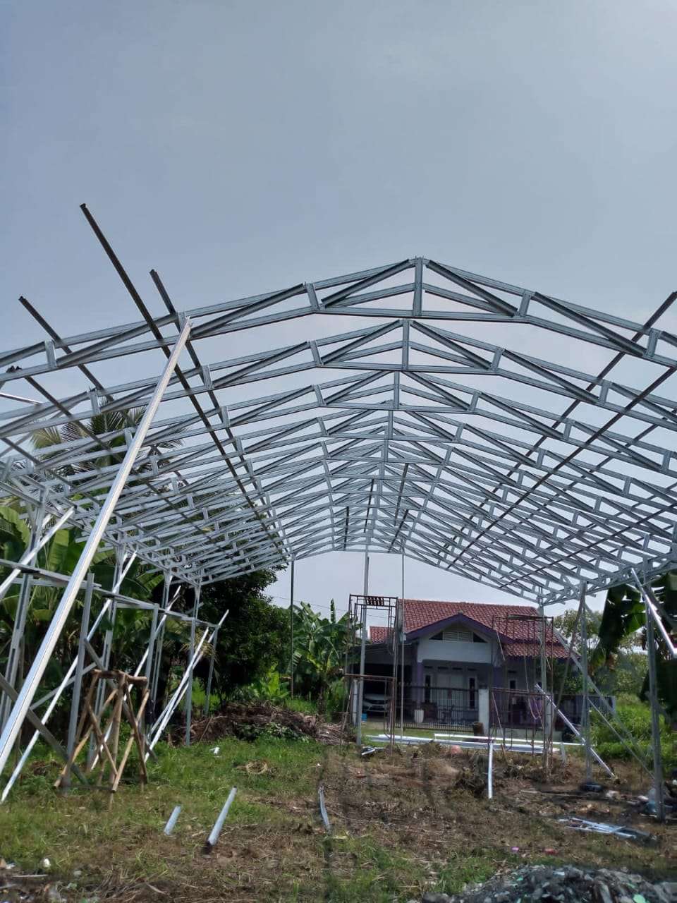 Pembangunan Gudang/Area Parkir dengan Rangka Baja Ringan