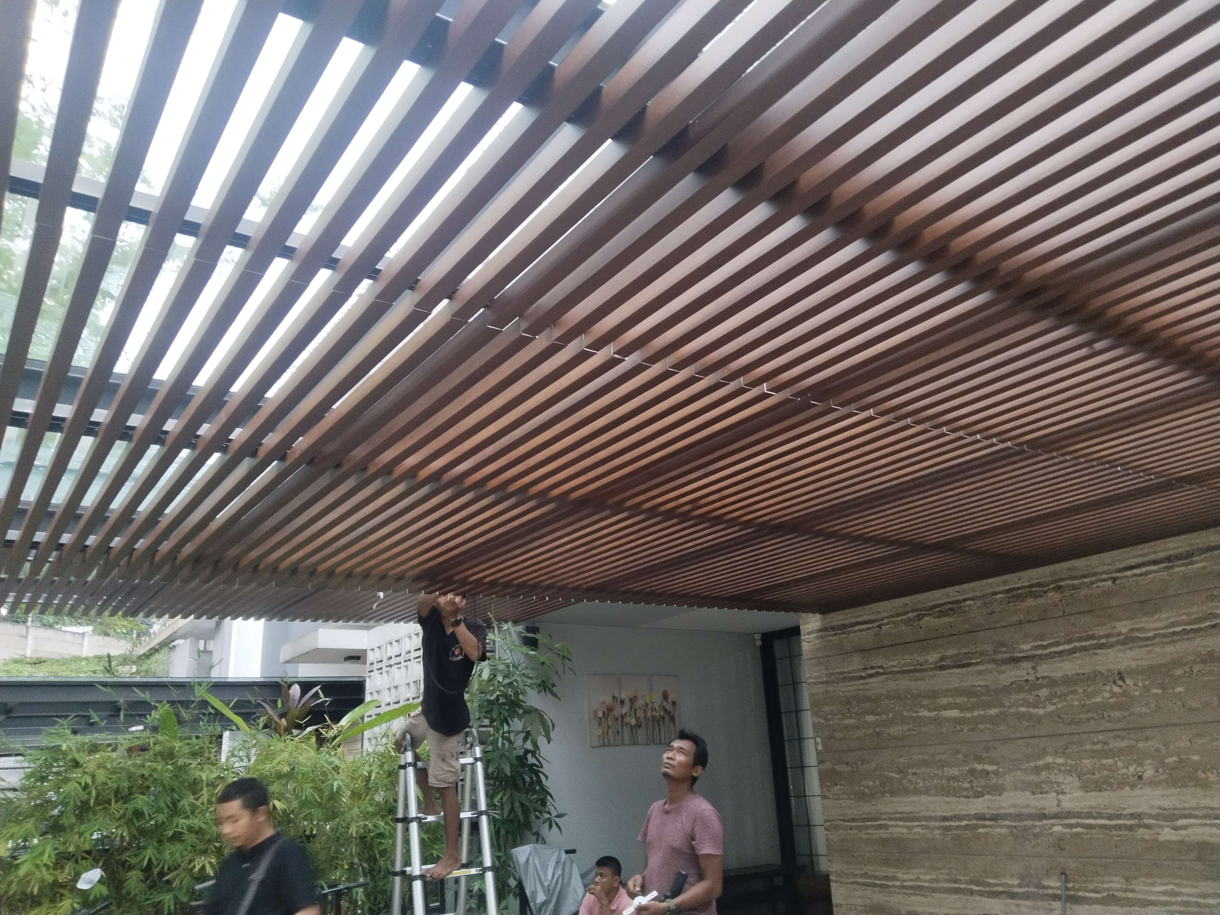 Pemasangan kisi kisi kanopi