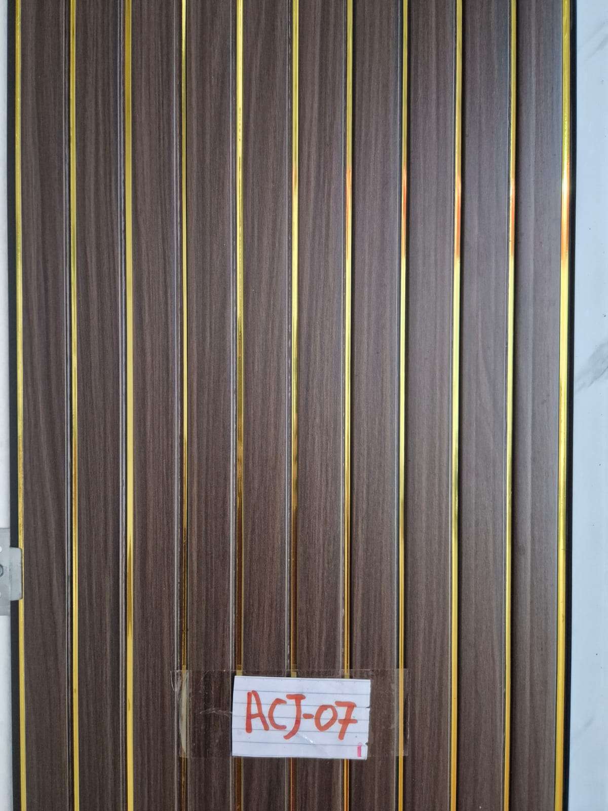 WPC Wall Panel Motif Kayu Coklat Tua Garis Emas (ACJ-07)