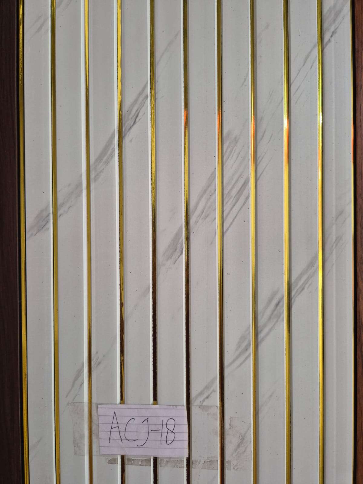 WPC Wall Panel Motif Marmer Putih Garis Emas (ACJ-18)