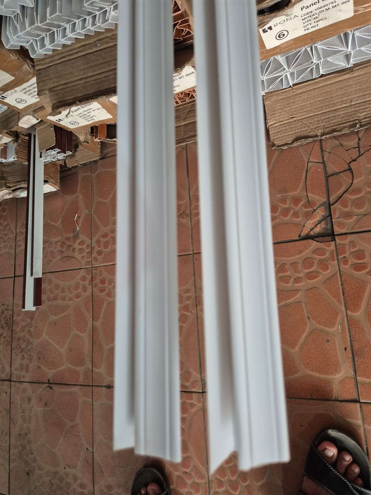 Lis Sambungan Plafon PVC Putih Polos